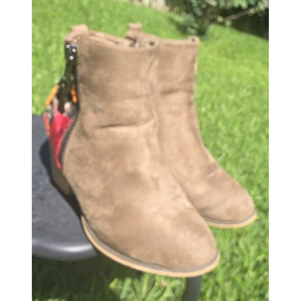 Tiara Los Angeles Topa Embroidered Heel Suede Boots